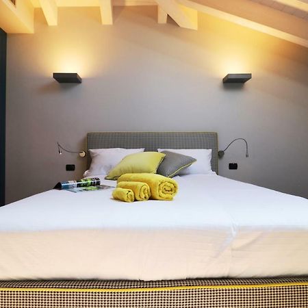 Castelli Delux Apartment เมนาจโจ ภายนอก รูปภาพ