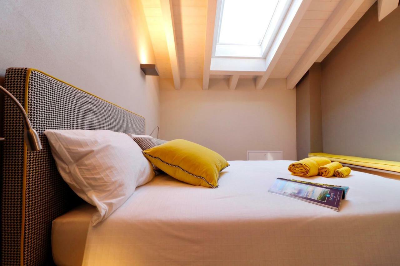 Castelli Delux Apartment เมนาจโจ ภายนอก รูปภาพ