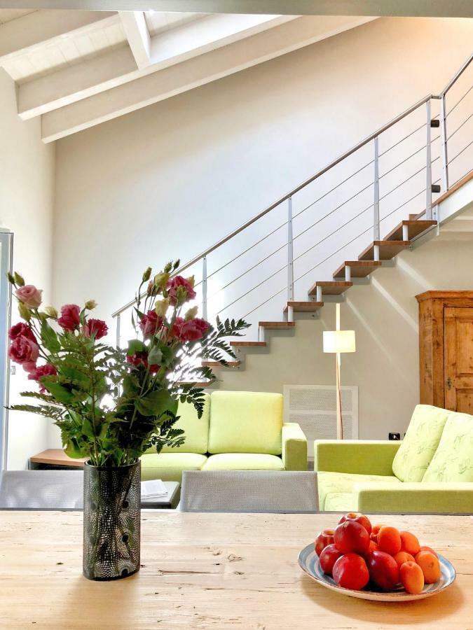 Castelli Delux Apartment เมนาจโจ ภายนอก รูปภาพ