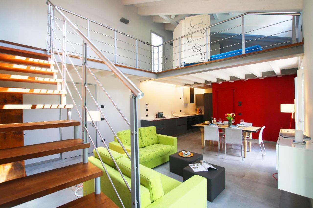 Castelli Delux Apartment เมนาจโจ ภายนอก รูปภาพ