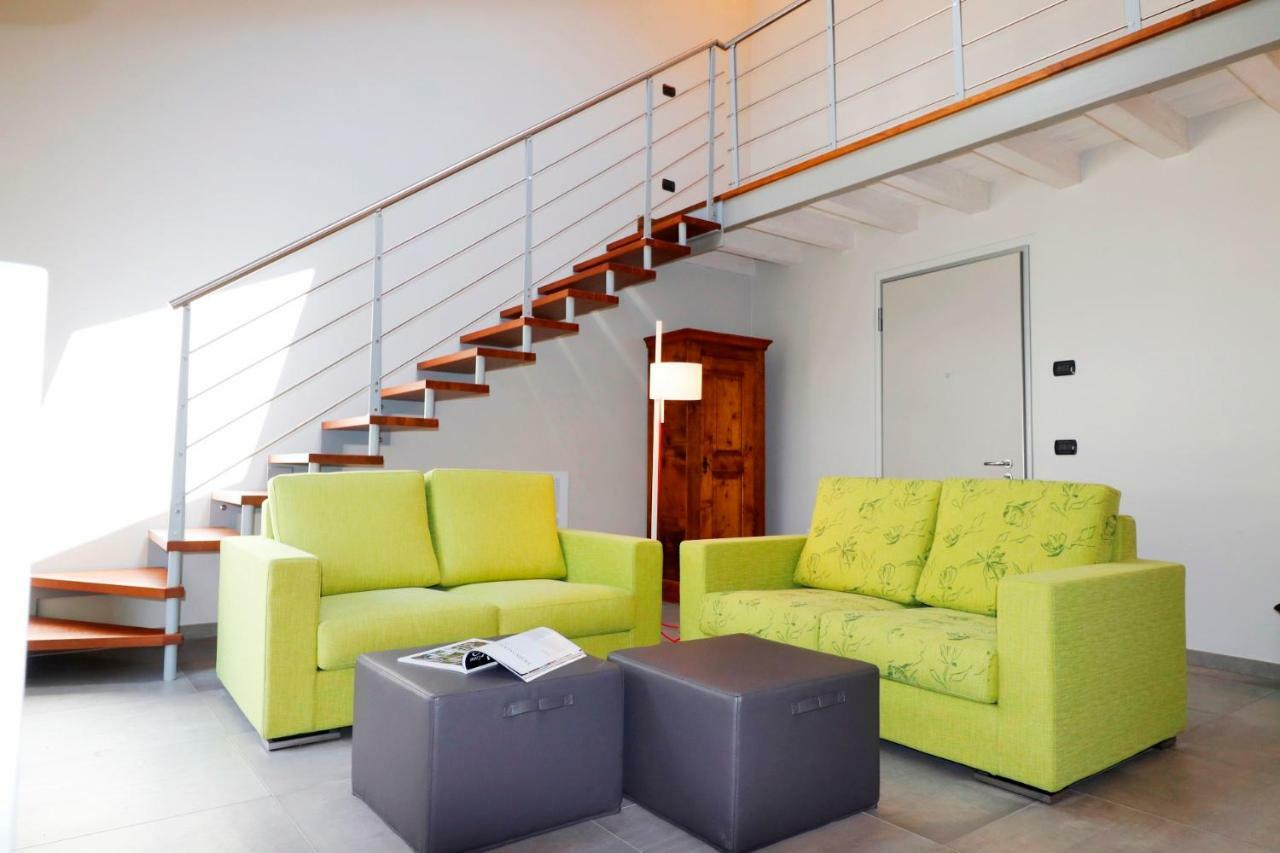 Castelli Delux Apartment เมนาจโจ ภายนอก รูปภาพ