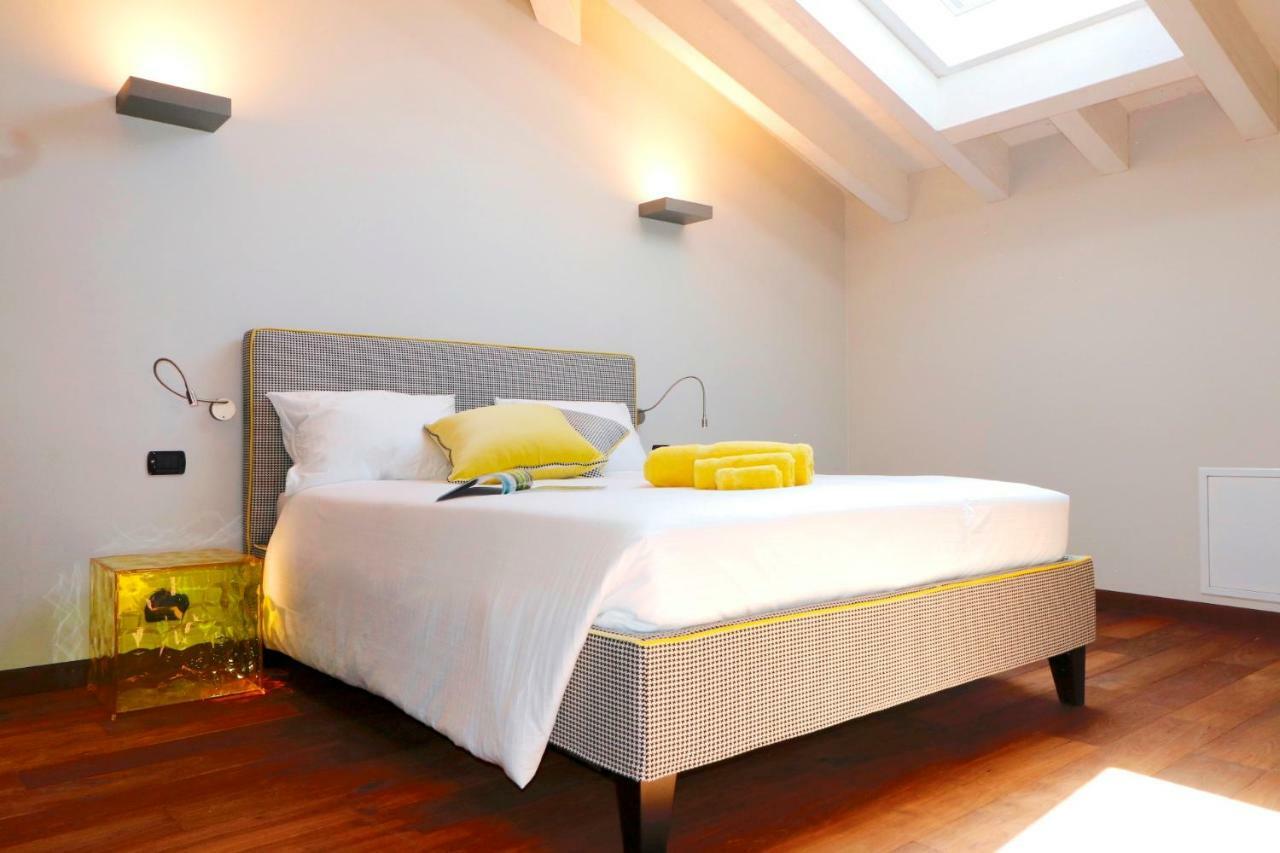 Castelli Delux Apartment เมนาจโจ ภายนอก รูปภาพ