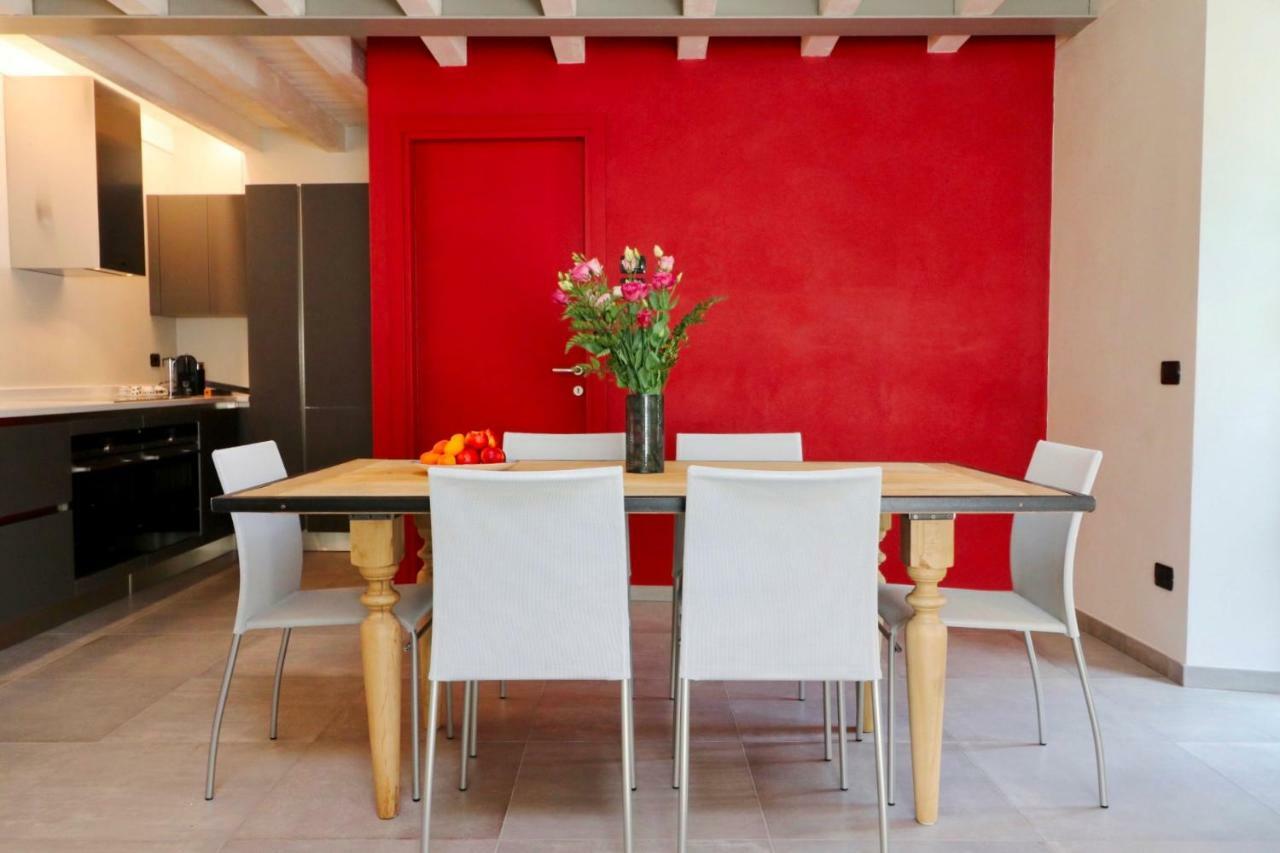 Castelli Delux Apartment เมนาจโจ ภายนอก รูปภาพ