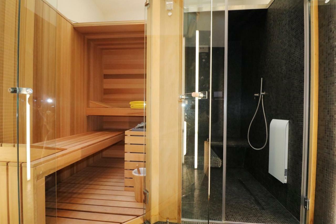 Castelli Delux Apartment เมนาจโจ ภายนอก รูปภาพ